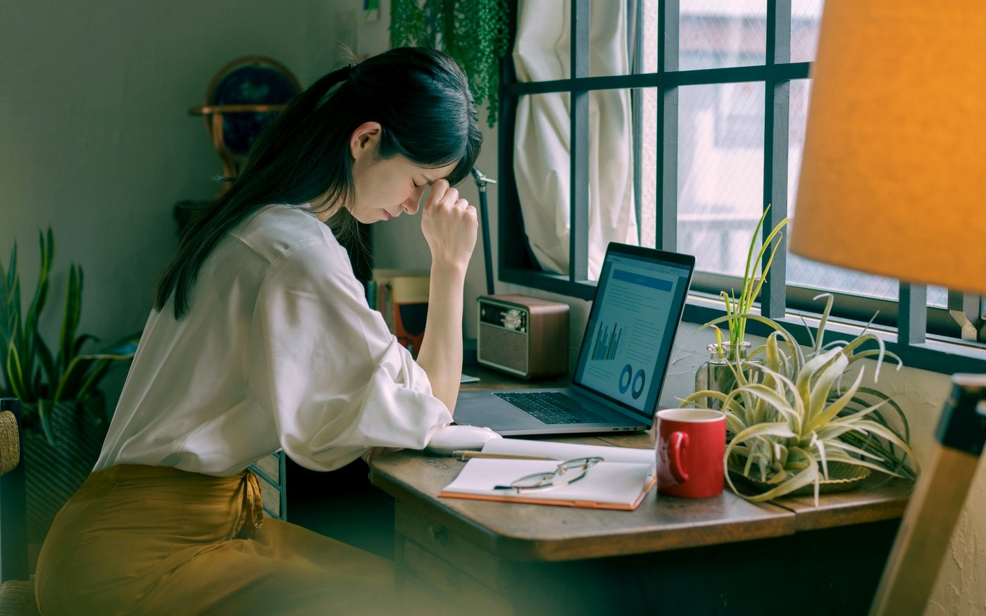家族の行方について情報を整理するイメージ